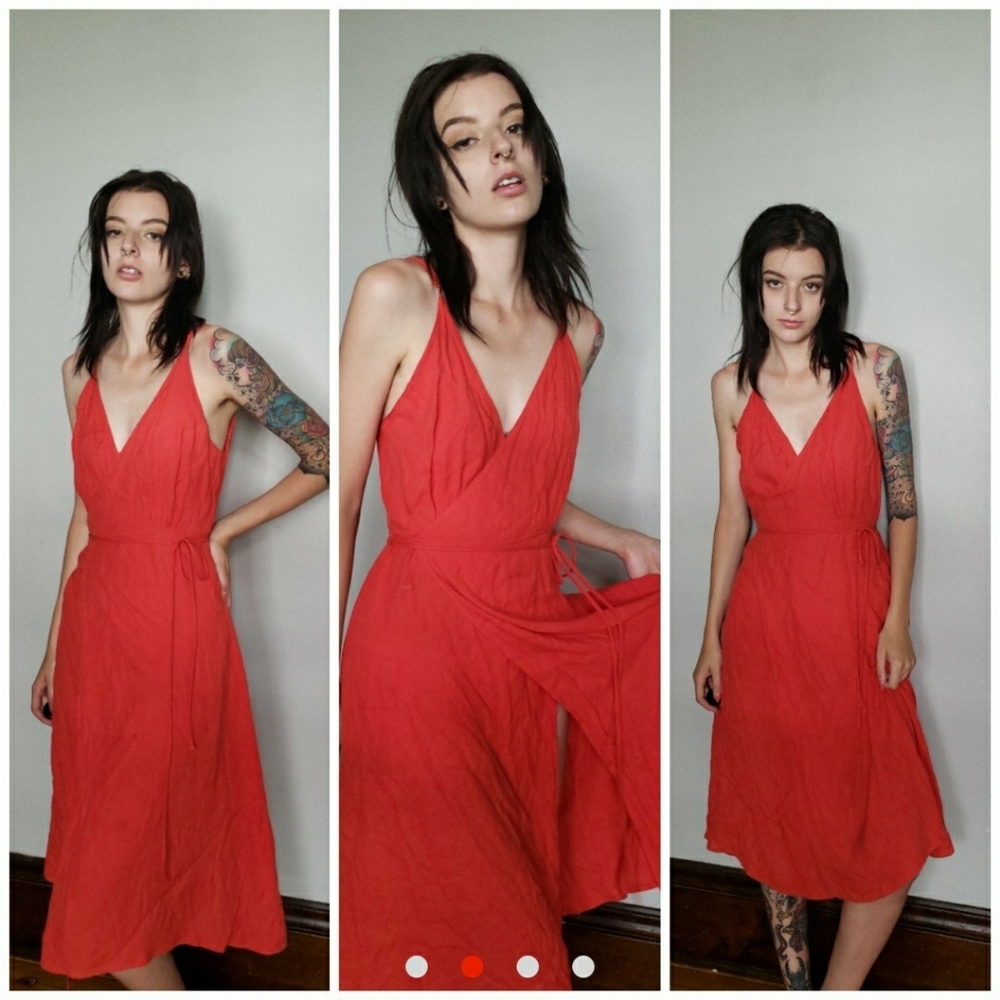 Red Reformation wrap dress - Picture 2 of 4